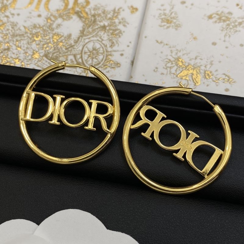 CHRISTIAN DIOR